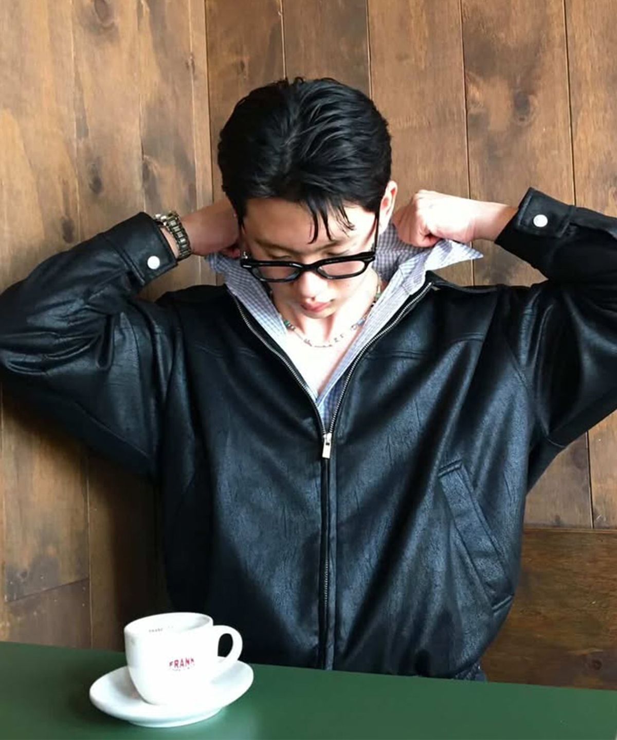 플레이스스튜디오맨(PLACESTUDIOMAN) 미니멀 스웨이드 스탠다드 투웨이 어센틱 블루종 집업 자켓 [블랙]