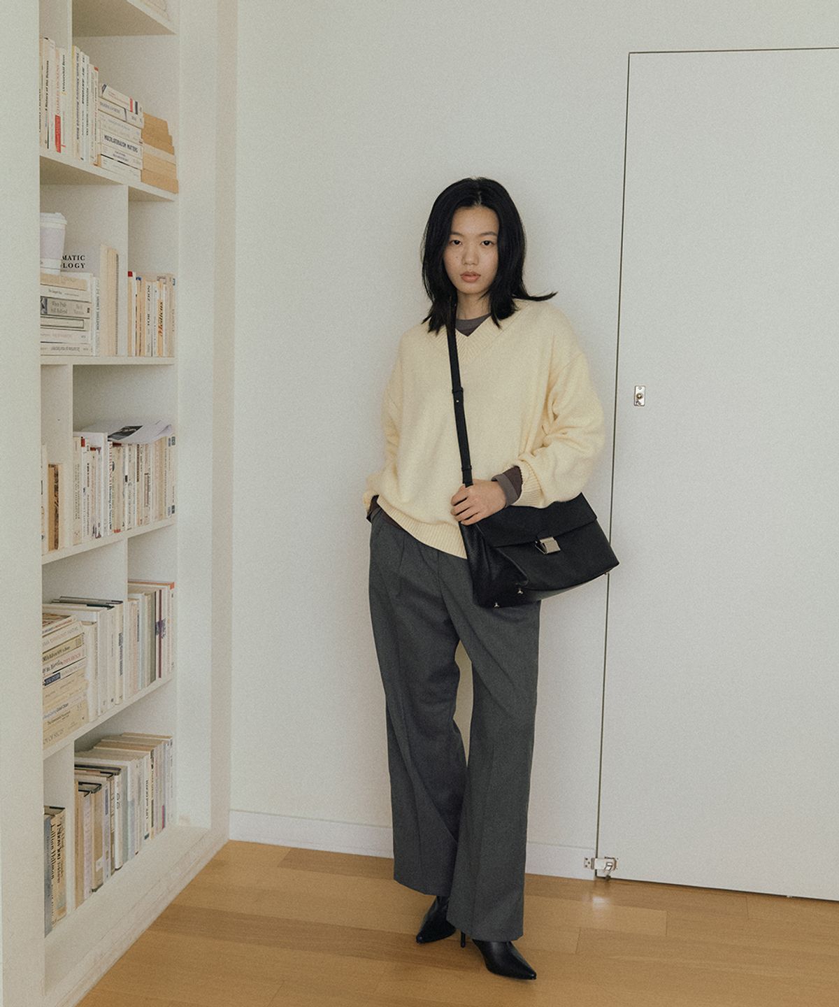 플로르(FLOR) 델피 라지 사첼 숄더백 Delfi Leather Satchel Bag Large Black