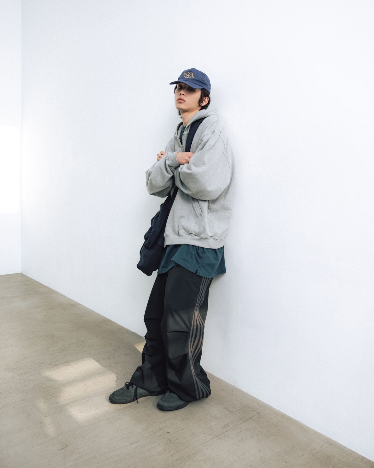 앵글런(ANGLAN) Parachute Wide Track Pants - Black