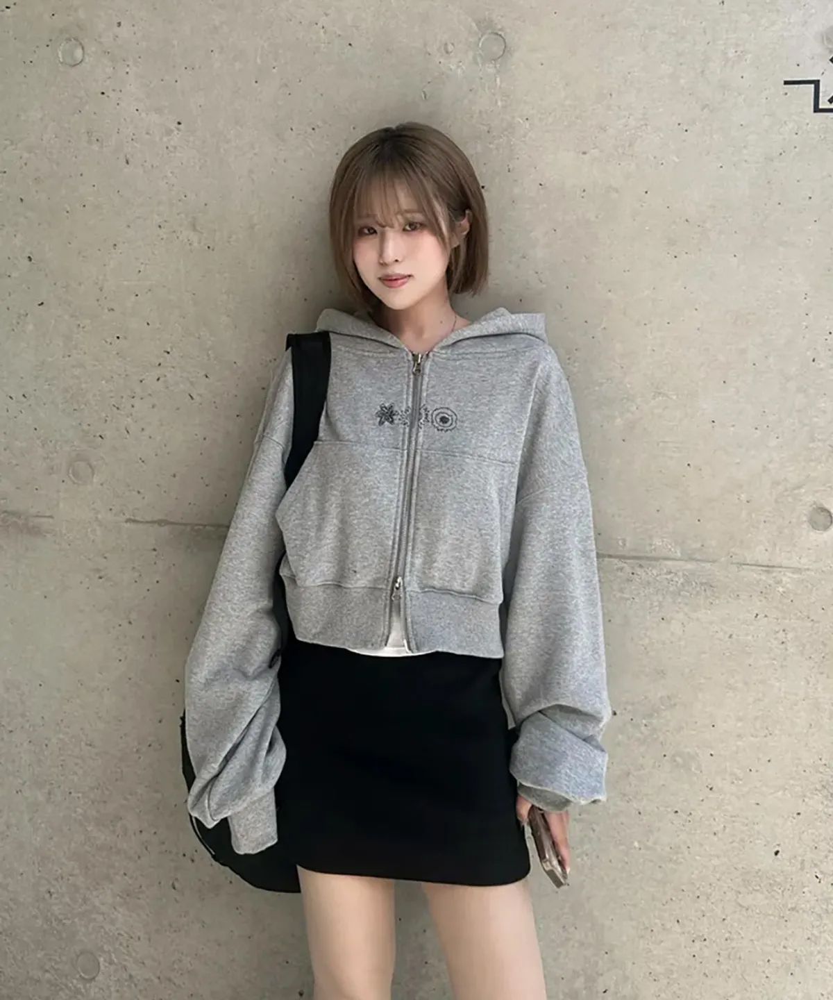 마이딥블루메모리즈(MY DEEP BLUE MEMORIES) (w) MM FLOWER GRAPHIX CROP ZIP-UP(GREY)