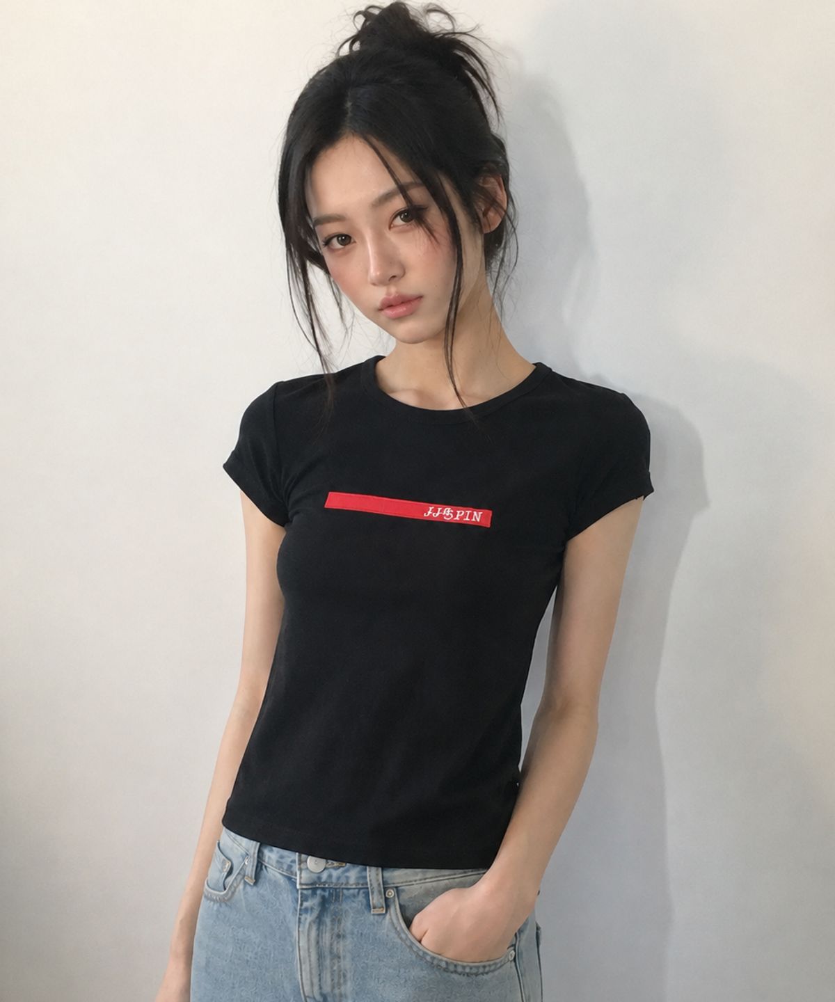 오프스핀(OFFSPIN) 우먼 레드 라인 시그니쳐 로고 크롭 티셔츠