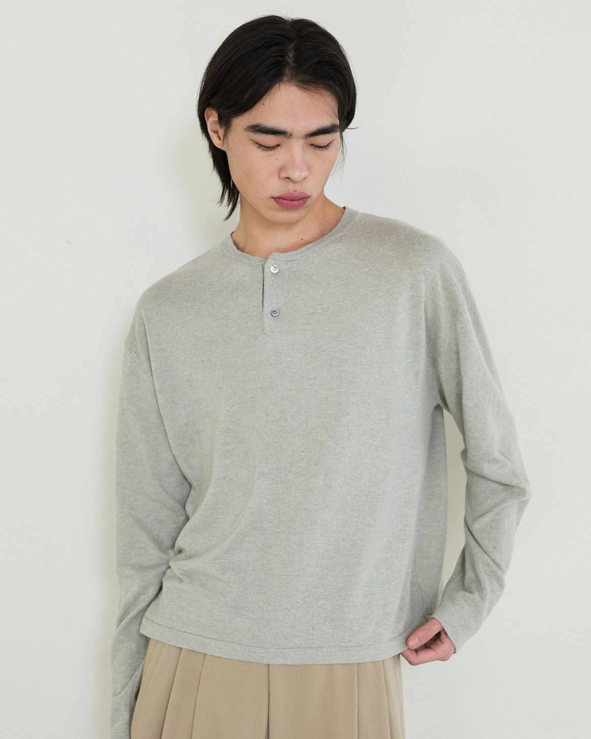 디앤드퀘스천(THEENDQUESTION) Wool linen henley neck knit top / GRAY