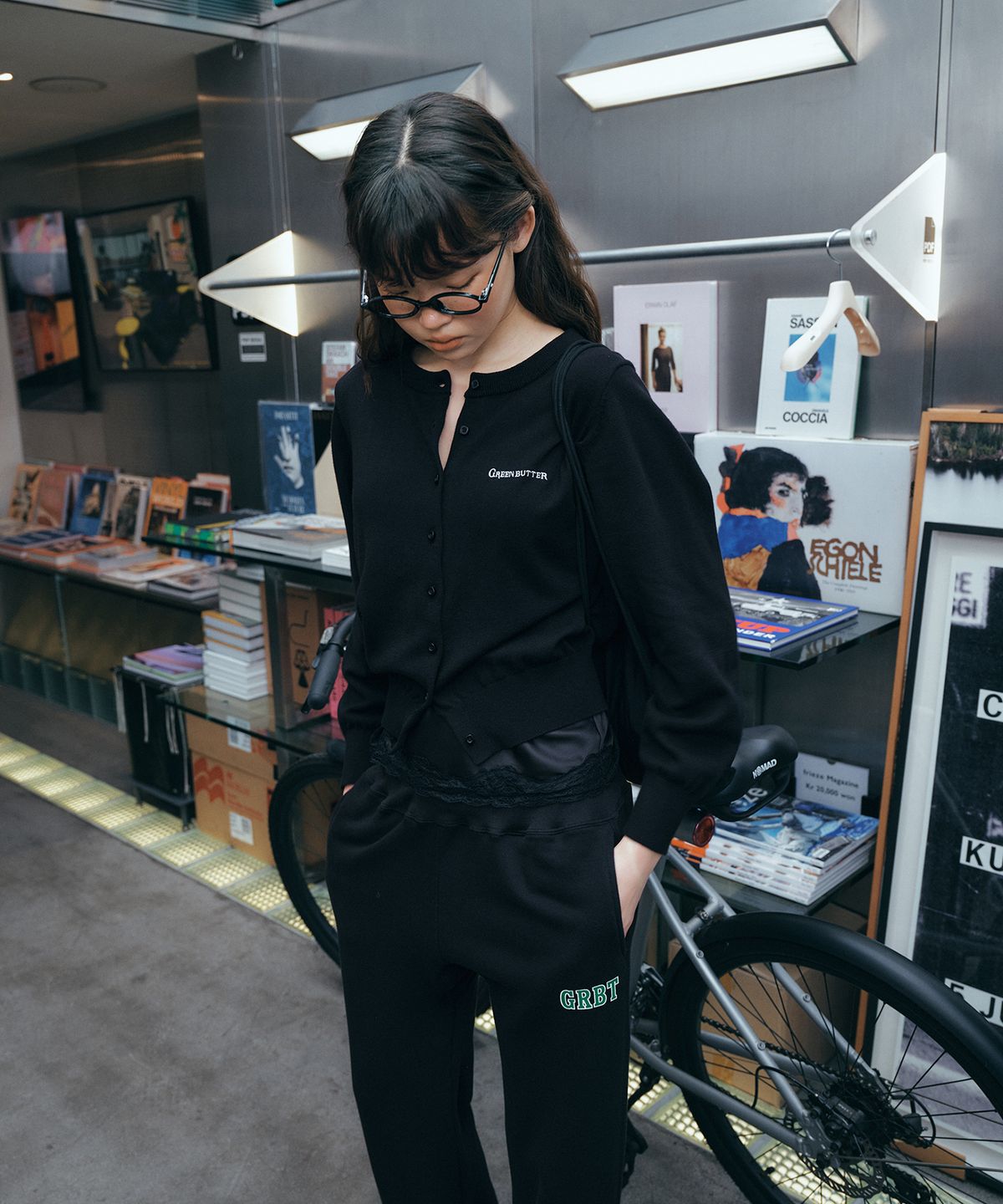 그린버터(GREENBUTTER) Essential Sweat Pants (Black)