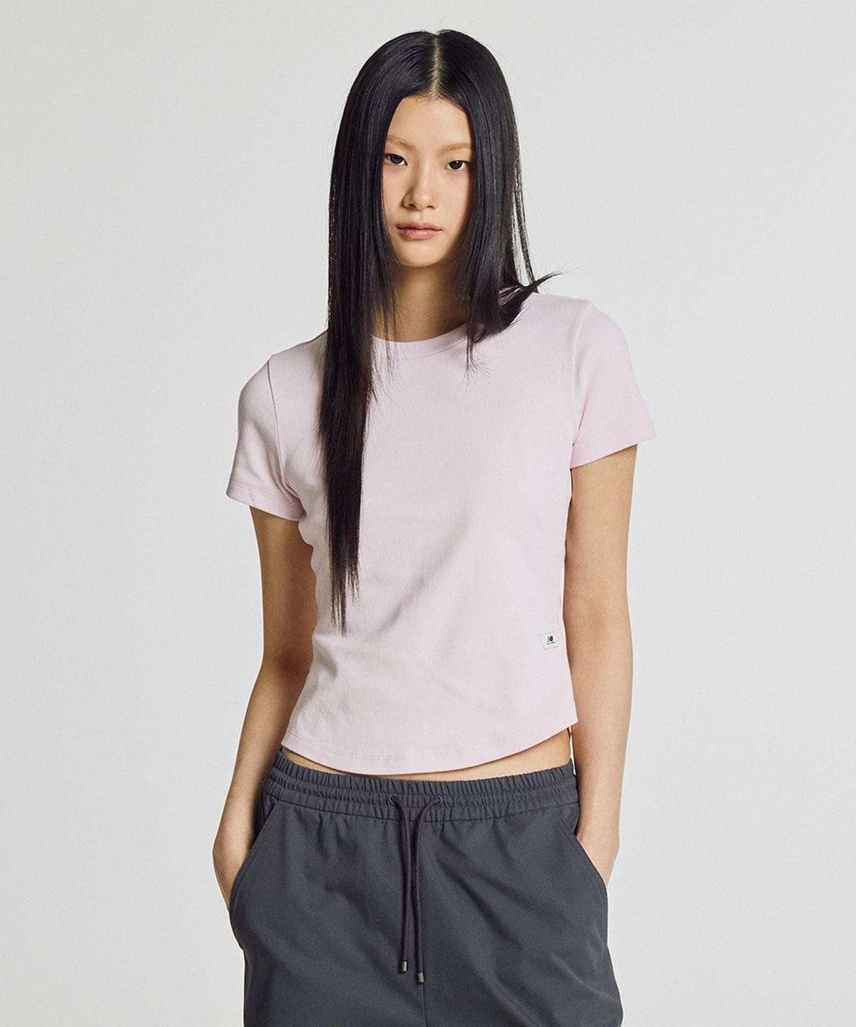 뉴발란스(NEW BALANCE) NBNEG2W432 / WOMEN 에센셜 핏티드 반팔티  (PINK)