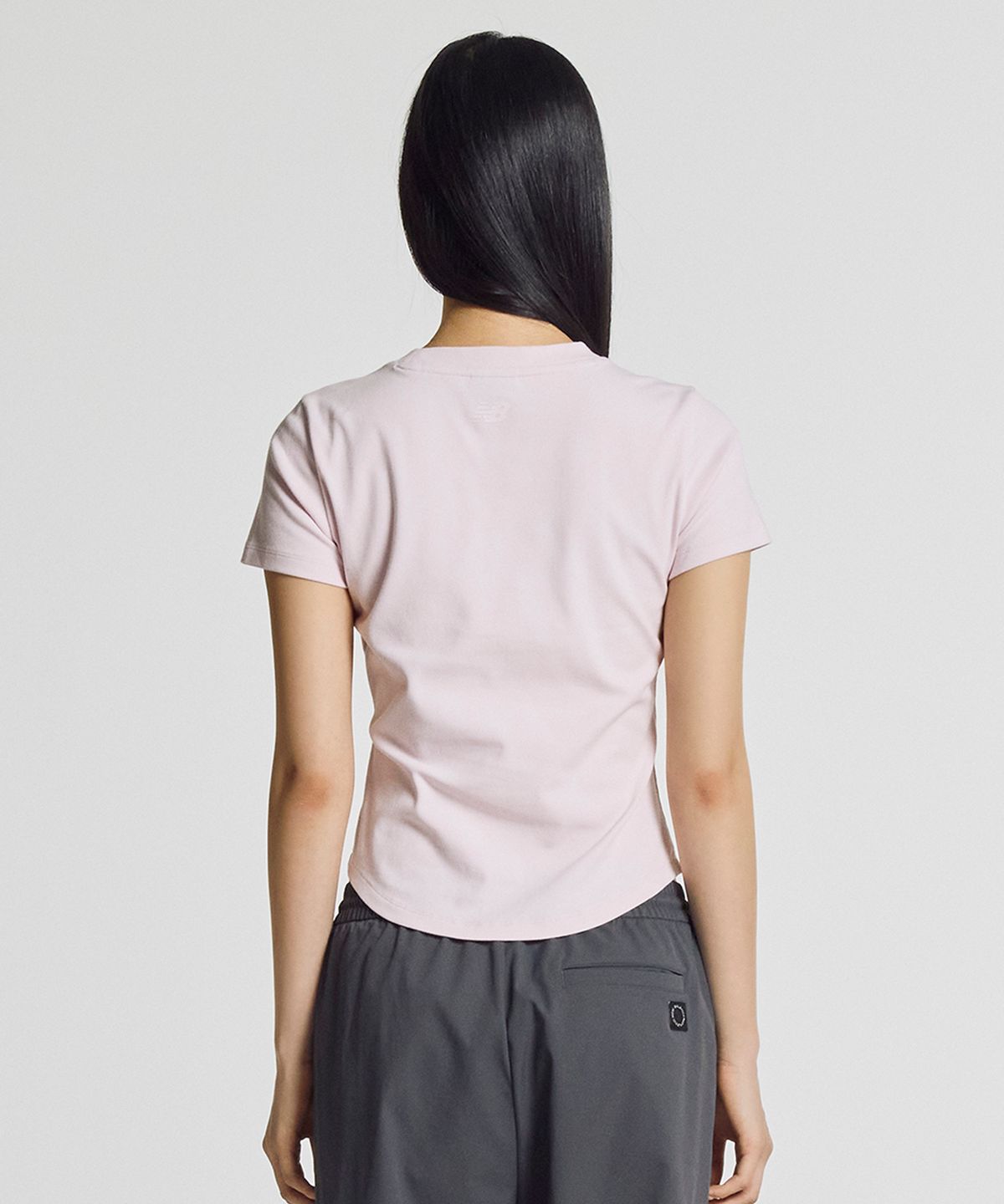 뉴발란스(NEW BALANCE) NBNEG2W432 / WOMEN 에센셜 핏티드 반팔티  (PINK)