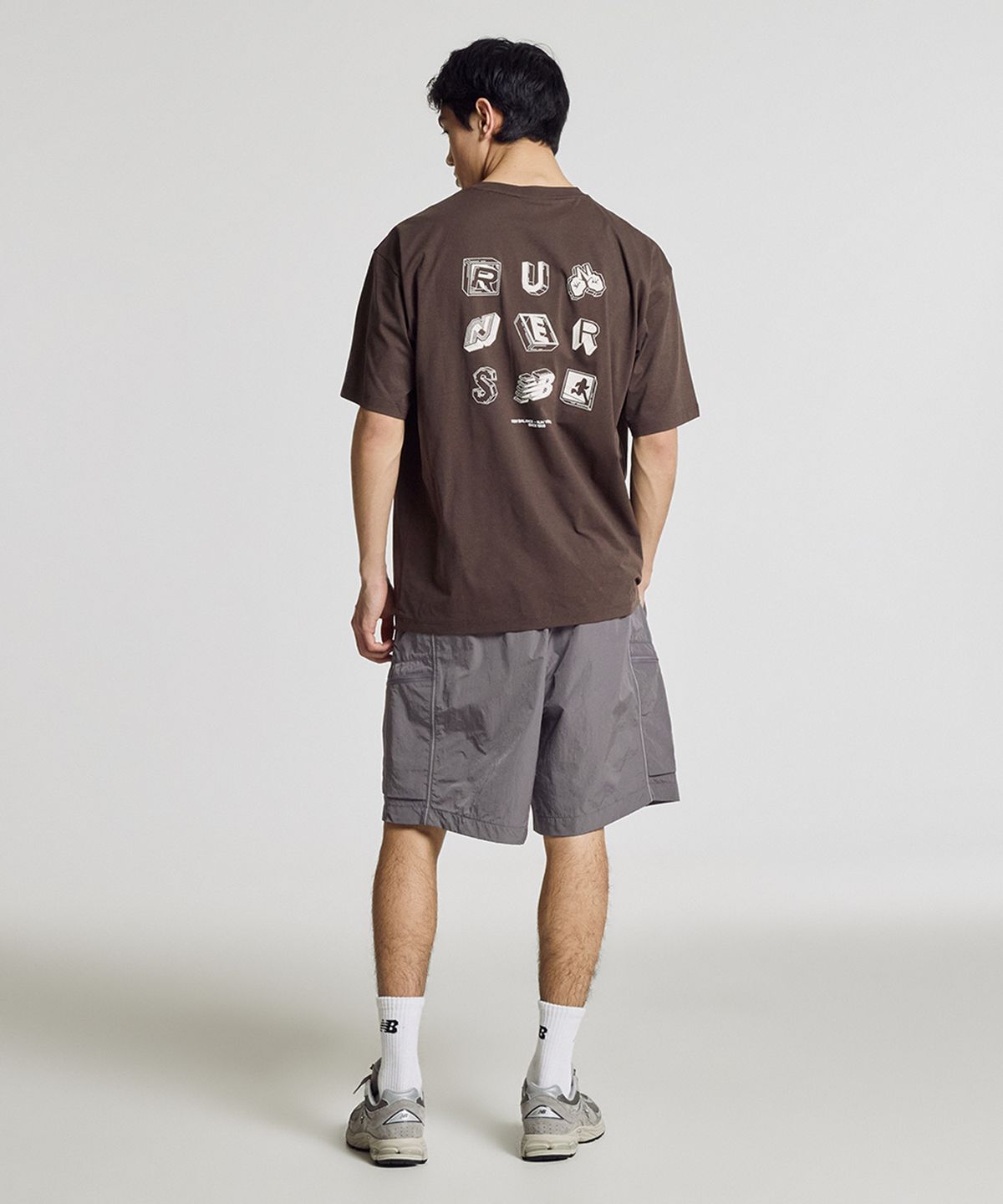 뉴발란스(NEW BALANCE) NBNEG25423 / UNI RC FROZEN 픽토그램 반팔티 (BROWN)