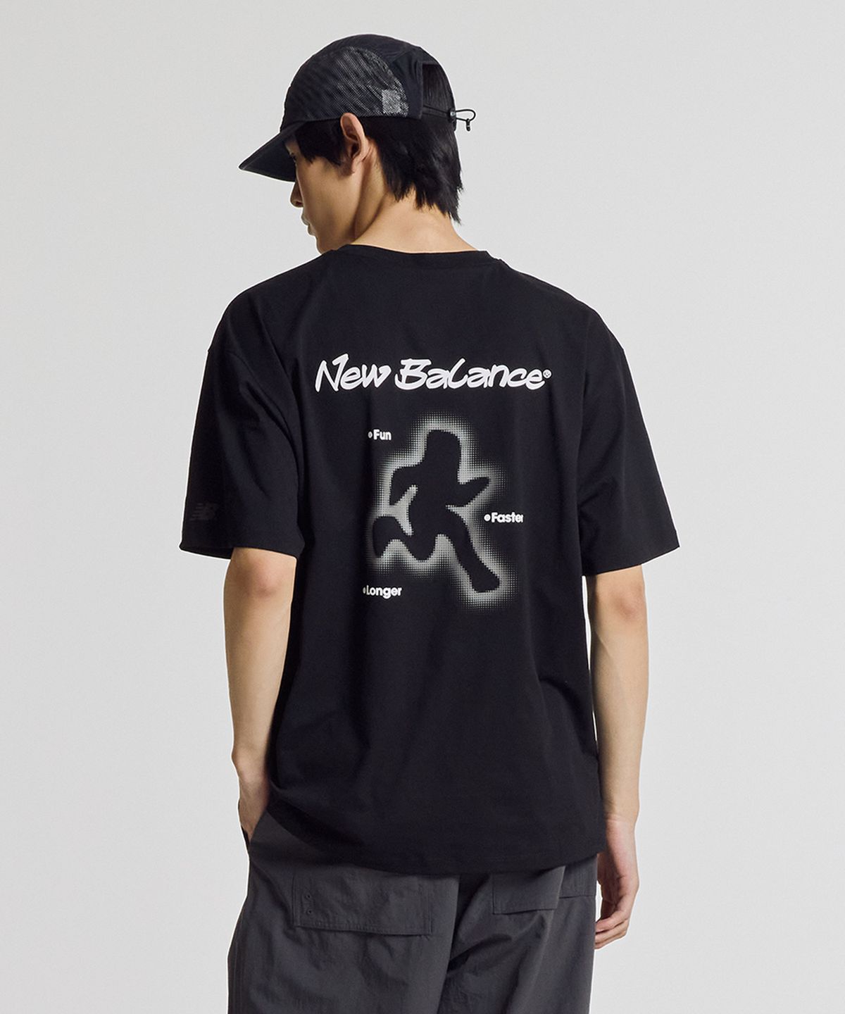 뉴발란스(NEW BALANCE) NBNEG25403 / UNI RC FROZEN 러너스 반팔티 (BLACK)