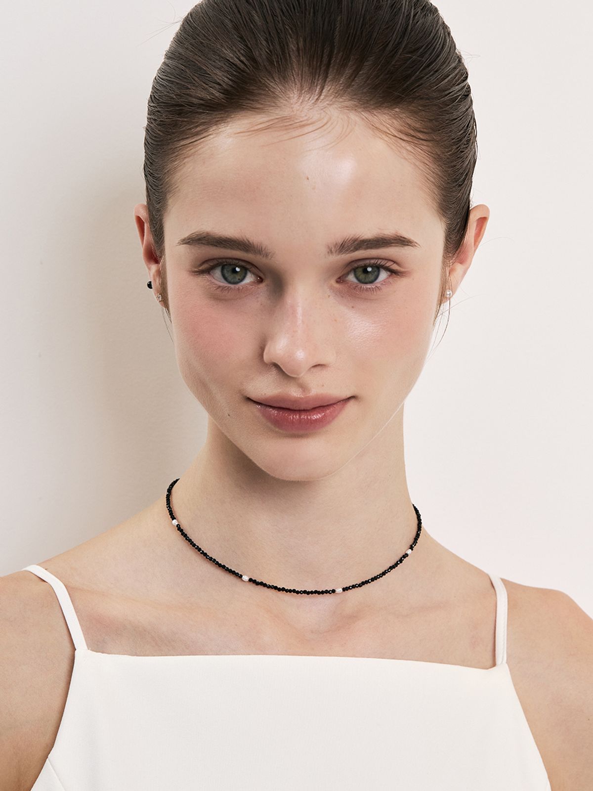 헤이(HEI) rice pearl bead necklace (Red/Black)