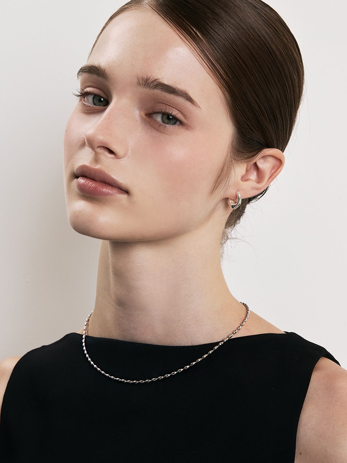 헤이(HEI) oval pendant layered set necklace