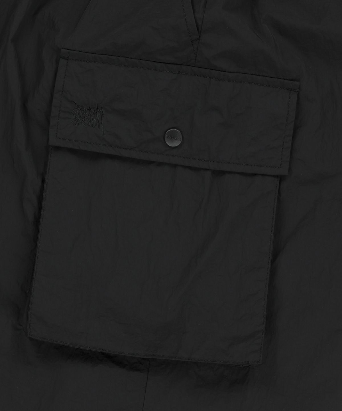 브라운브레스(BROWNBREATH) TAG NYLON CARGO HALF PANTS - BLACK