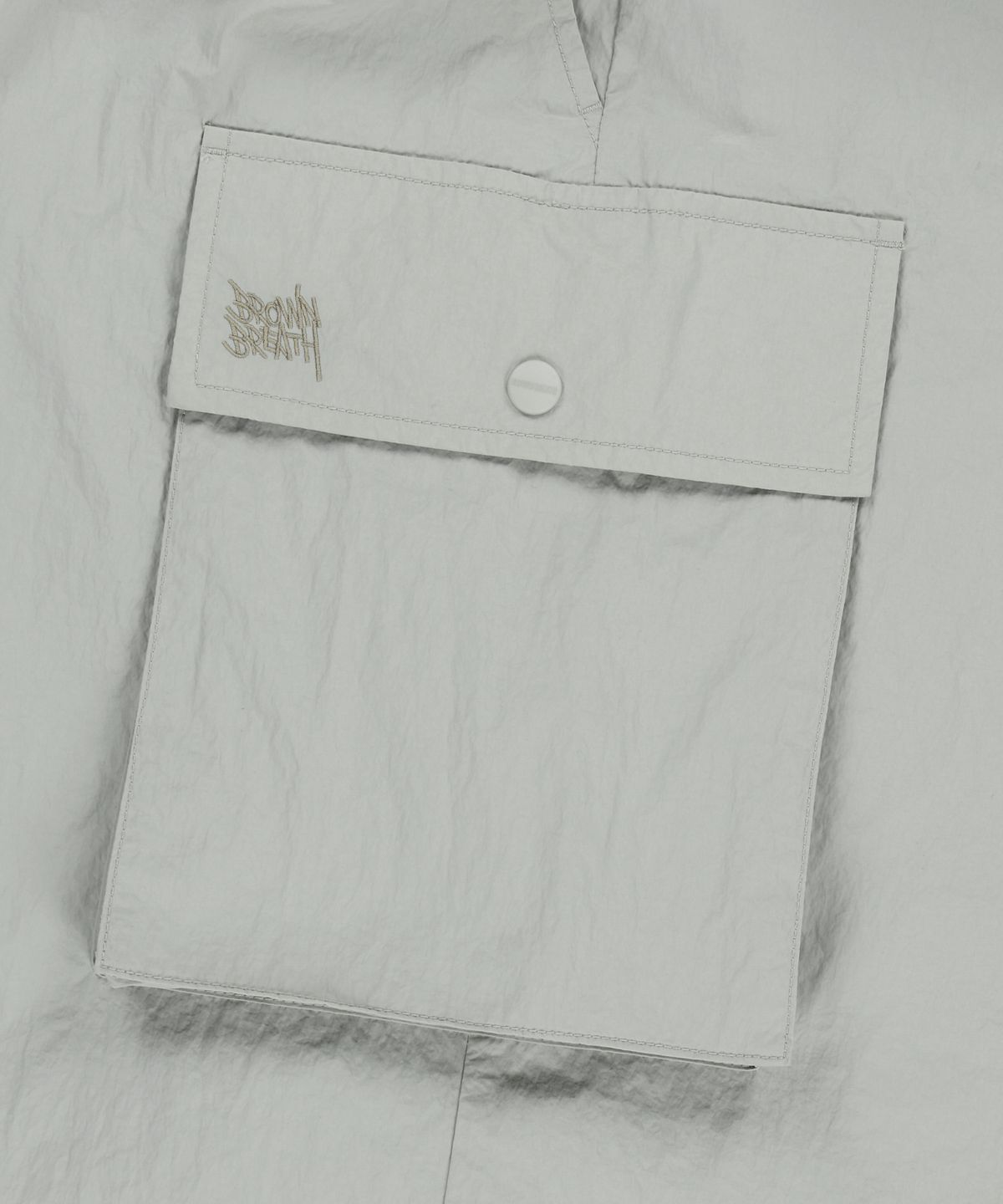 브라운브레스(BROWNBREATH) TAG NYLON CARGO HALF PANTS - LIGHT GREY