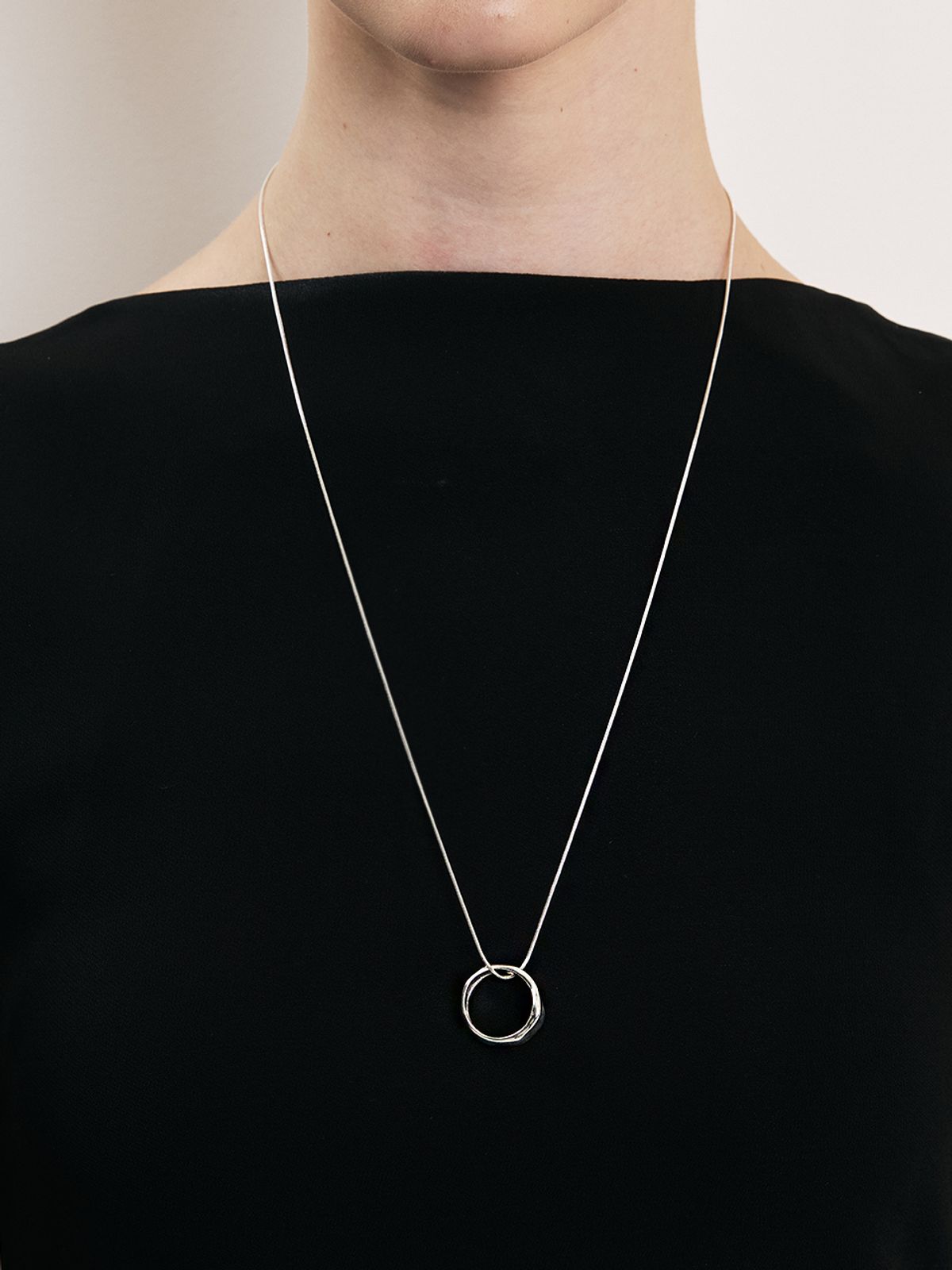헤이(HEI) orbit halo pendant necklace