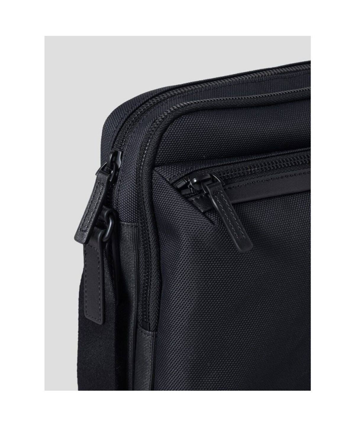 빈폴 액세서리(BEANPOLE ACCESSORY) 커뮤터 가로메신저  네이비