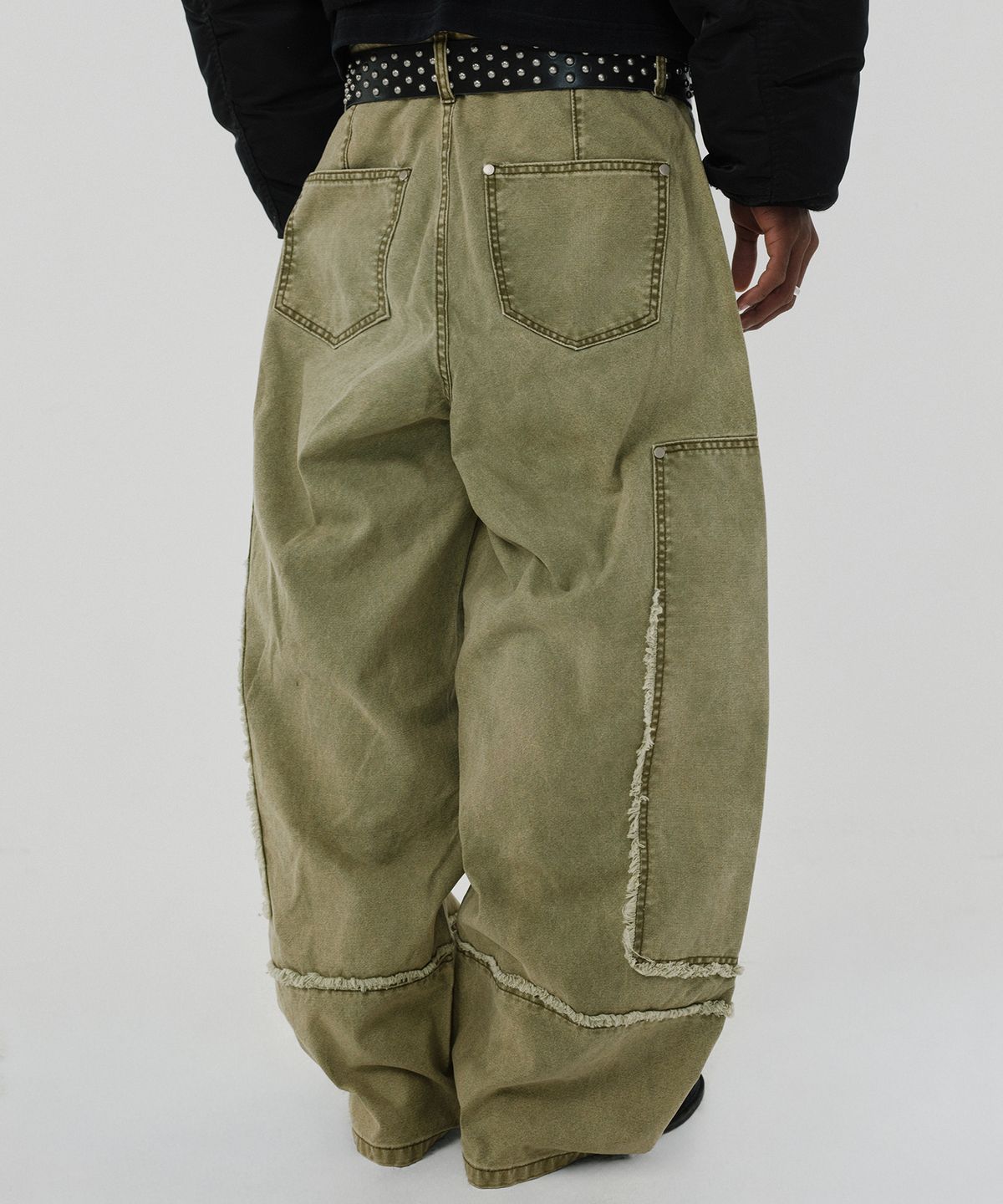 스웨이드(SUADE) SIDE PANEL PANTS [KHAKI]
