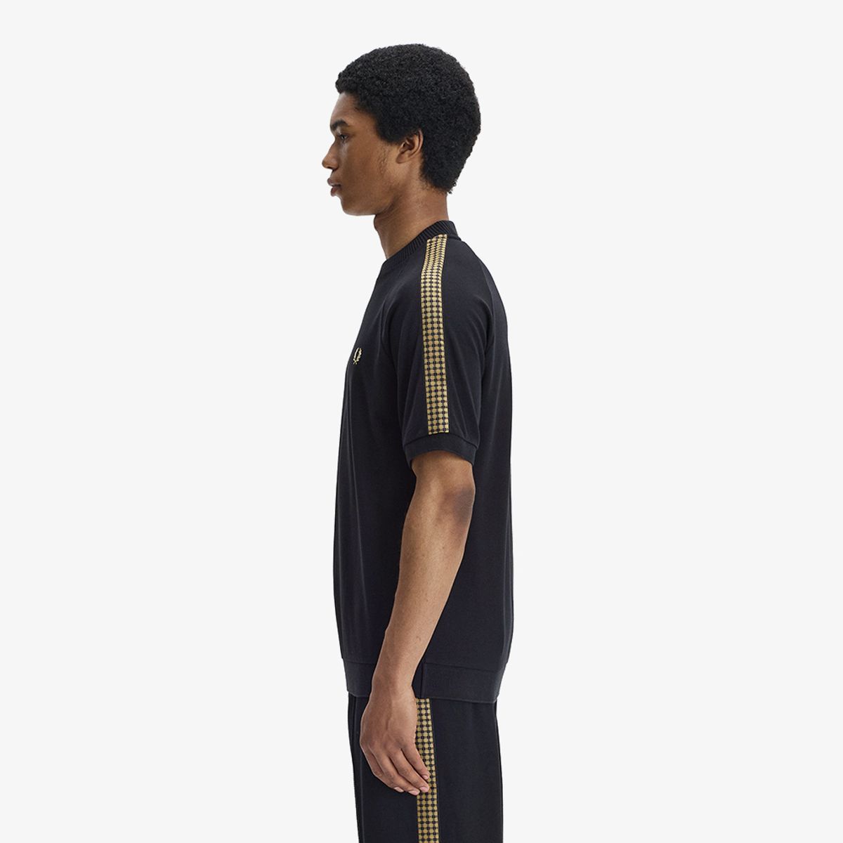 프레드페리(FRED PERRY) [Sharp] 크로스 테잎 티셔츠 - 블랙 AFPM2612307-102