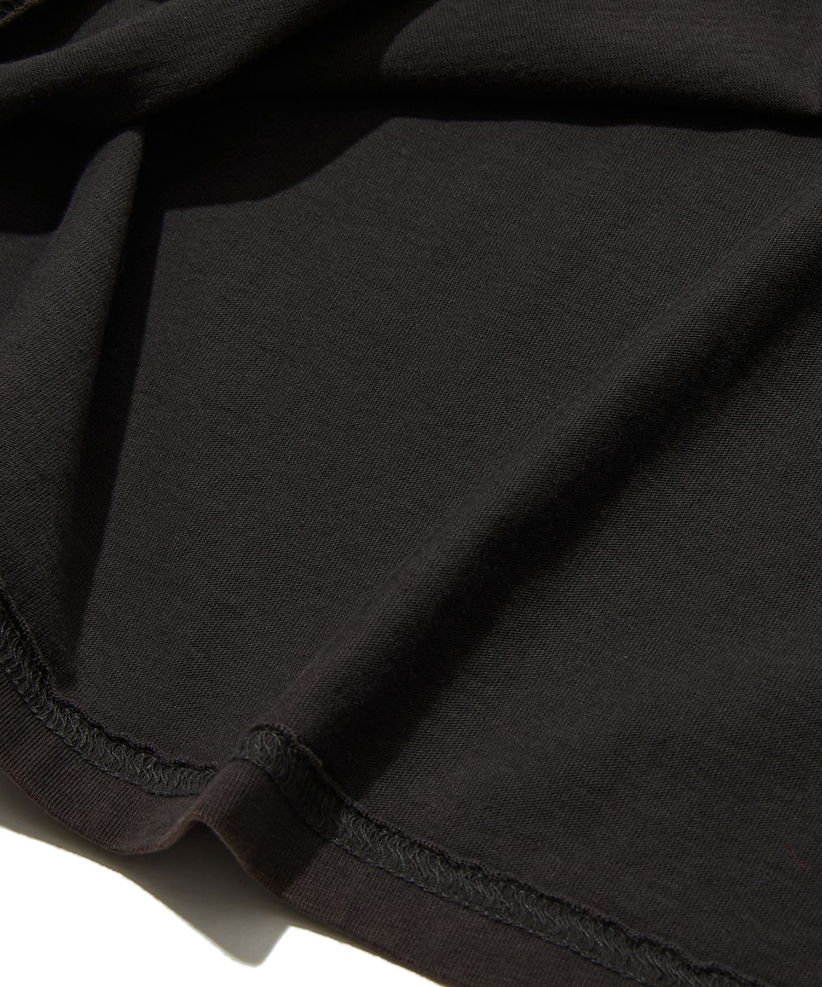 펜필드(PENFIELD) 빈티지 시리즈 오버사이즈 BACK 아트워크 반팔 티셔츠 차콜_FS2KT53U