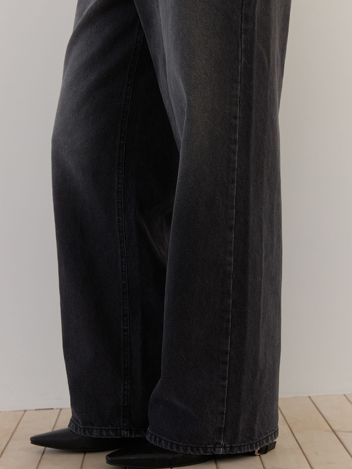 아수라(ASURA) ESSENTIAL LOW-RISE JEAN (BLACK)