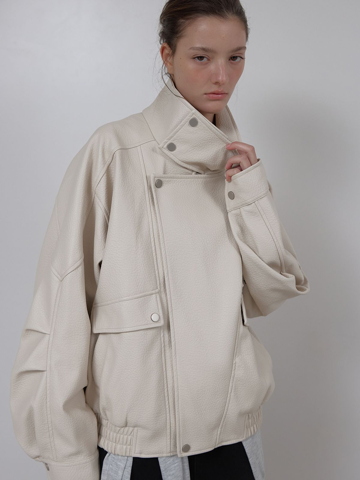 아수라(ASURA) HERITAGE LEATHER JUMPER (IVORY)