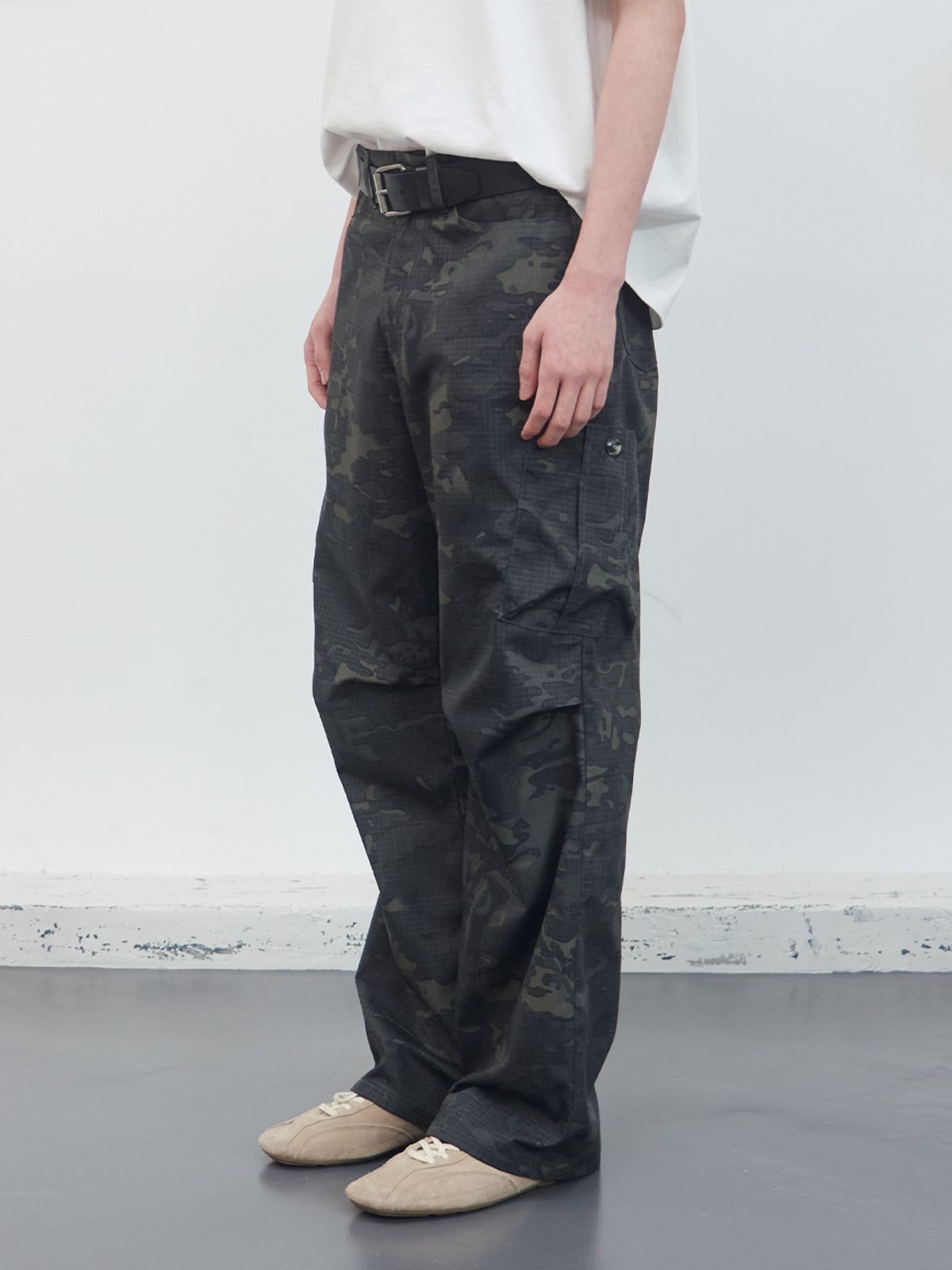 기준 맨(KIJUN MEN) Reverse Camouflage Pants Black