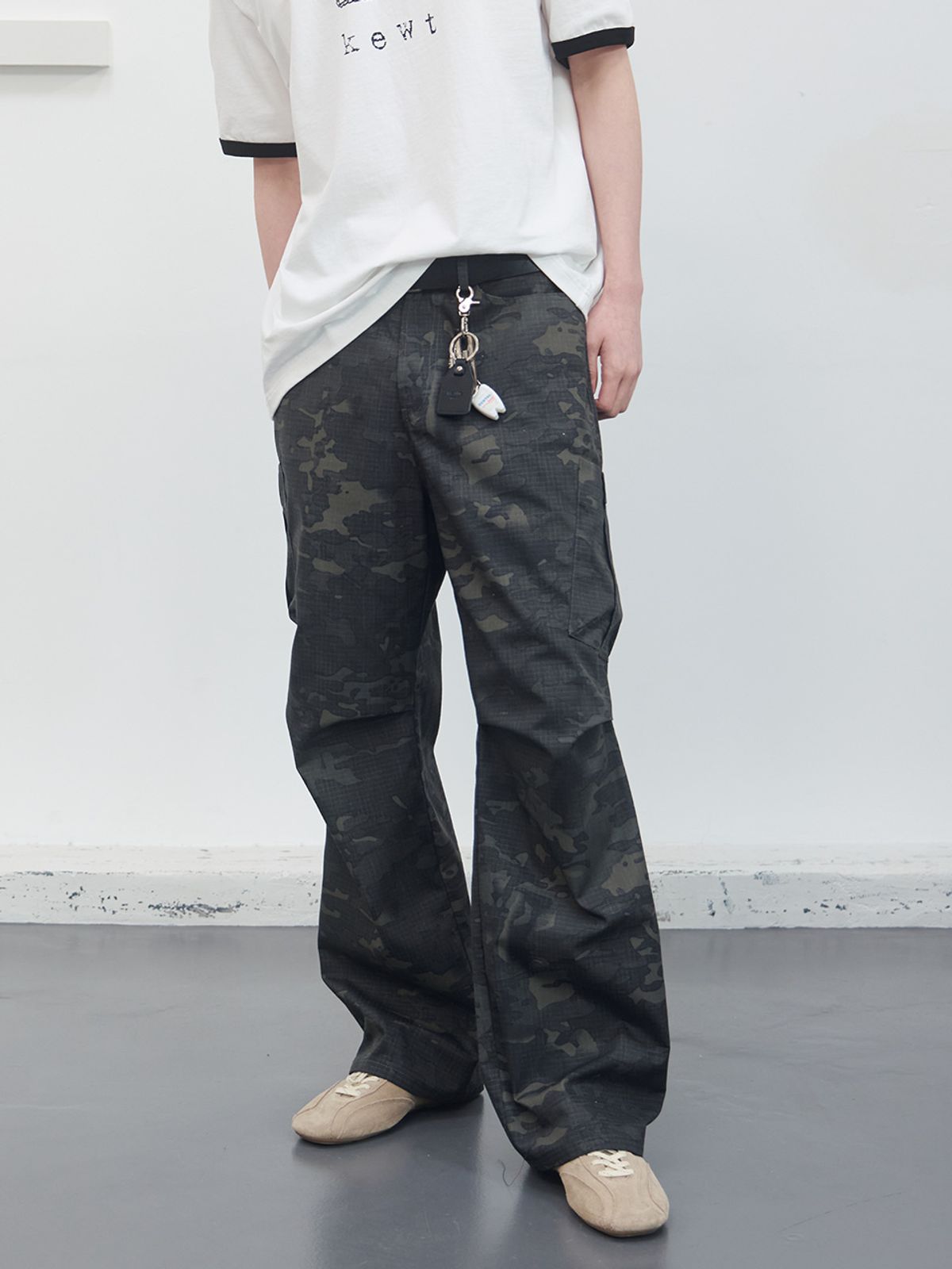 기준 맨(KIJUN MEN) Reverse Camouflage Pants Black