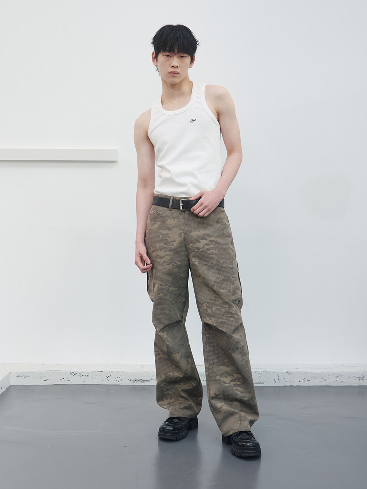 기준 맨(KIJUN MEN) Reverse Camouflage Pants Sand