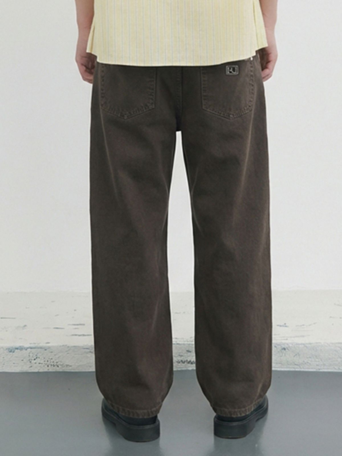 기준 맨(KIJUN MEN) Garment Dyed Classic Pants Charcoal Brown