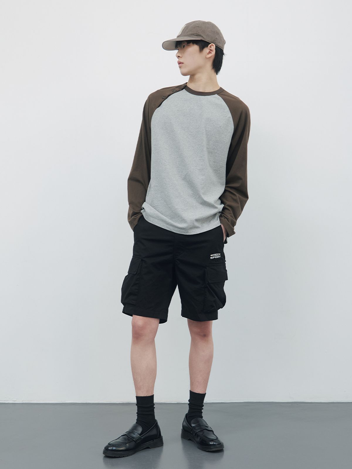 기준 맨(KIJUN MEN) Button Open Raglan Tee Khaki Brown