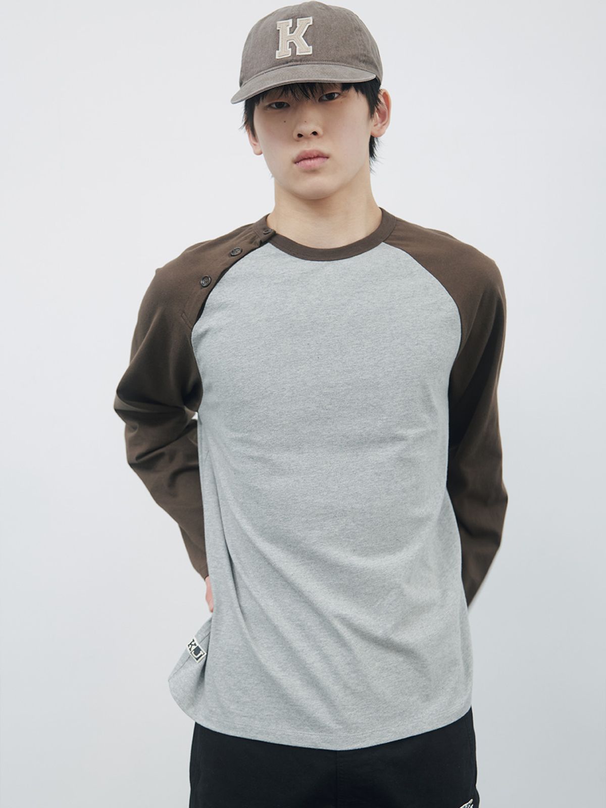 기준 맨(KIJUN MEN) Button Open Raglan Tee Khaki Brown