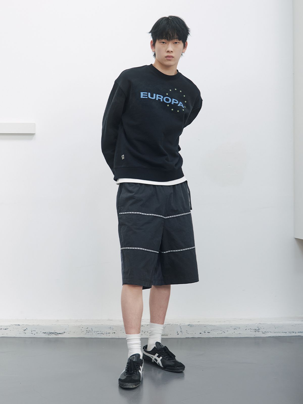기준 맨(KIJUN MEN) Europa Sweatshirt Black