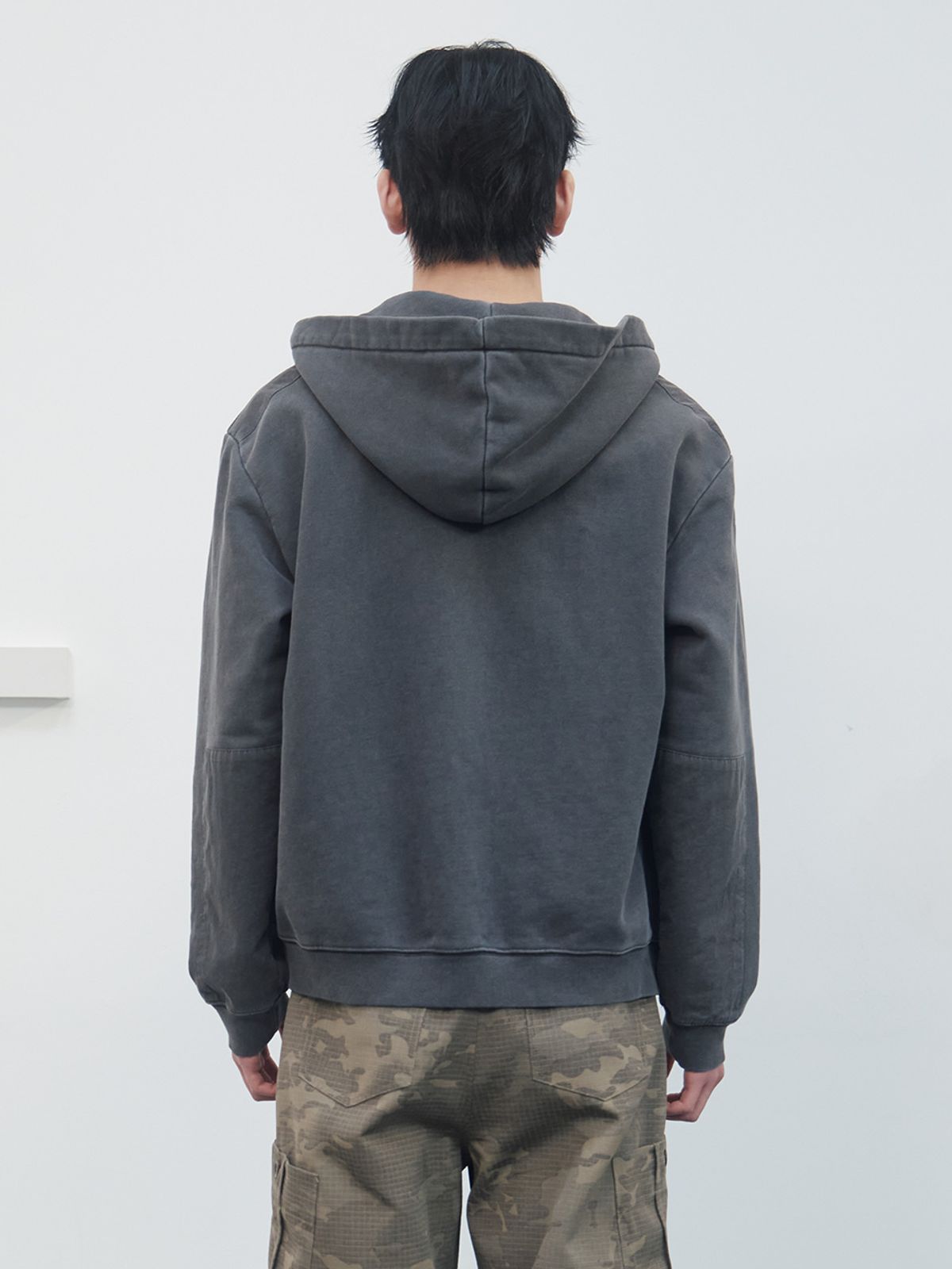 기준 맨(KIJUN MEN) Garment Dyed Patch Hoodie Charcoal