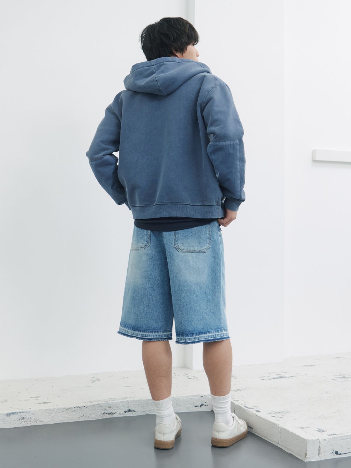 기준 맨(KIJUN MEN) Garment Dyed Patch Hoodie Blue