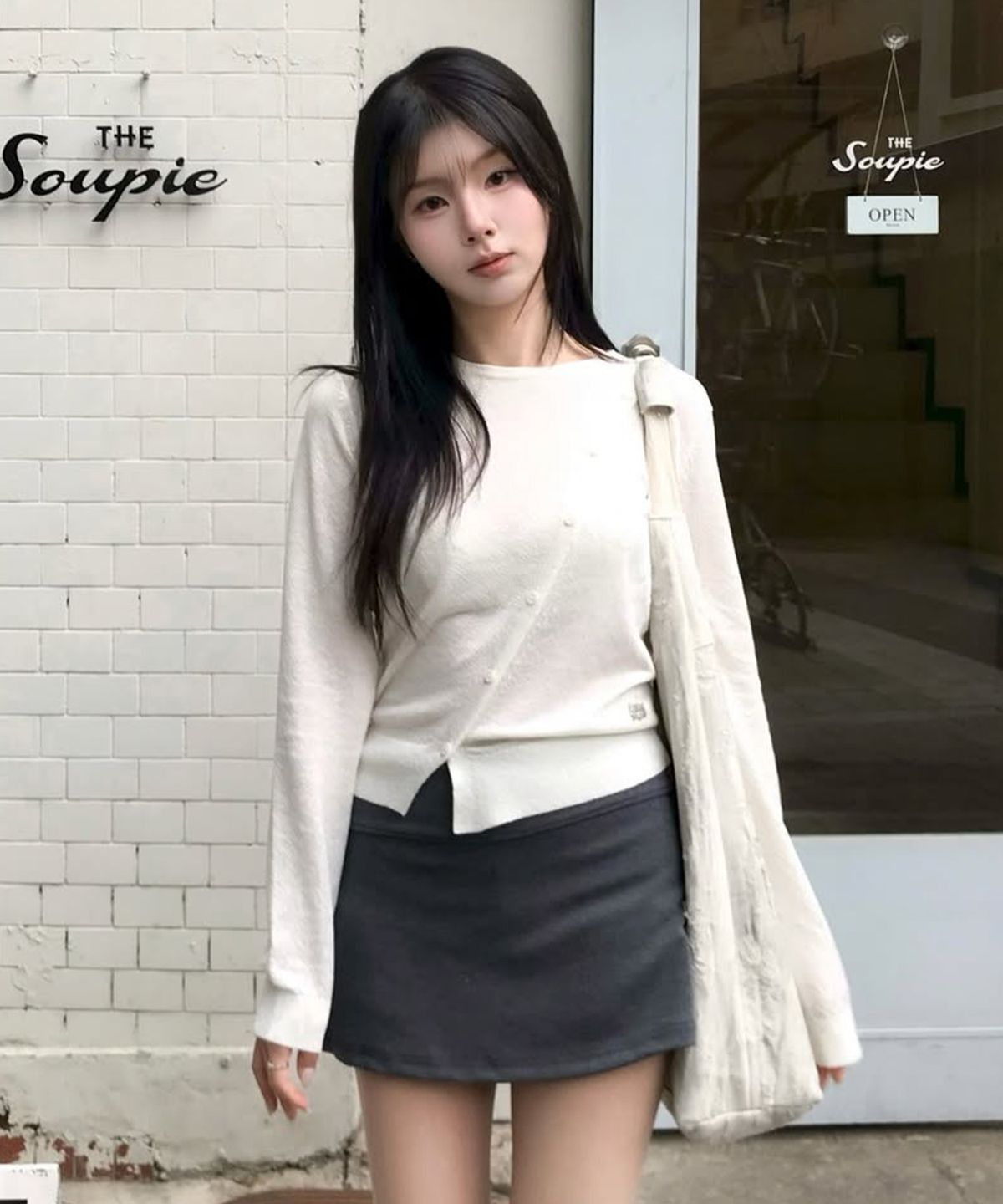 로우그(RAWGUE) 언밸런스 버튼업 니트_아이보리