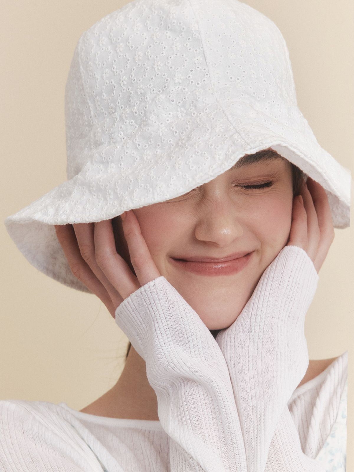 앵브록스(ENGBROX) lilian eyelet string bucket hat