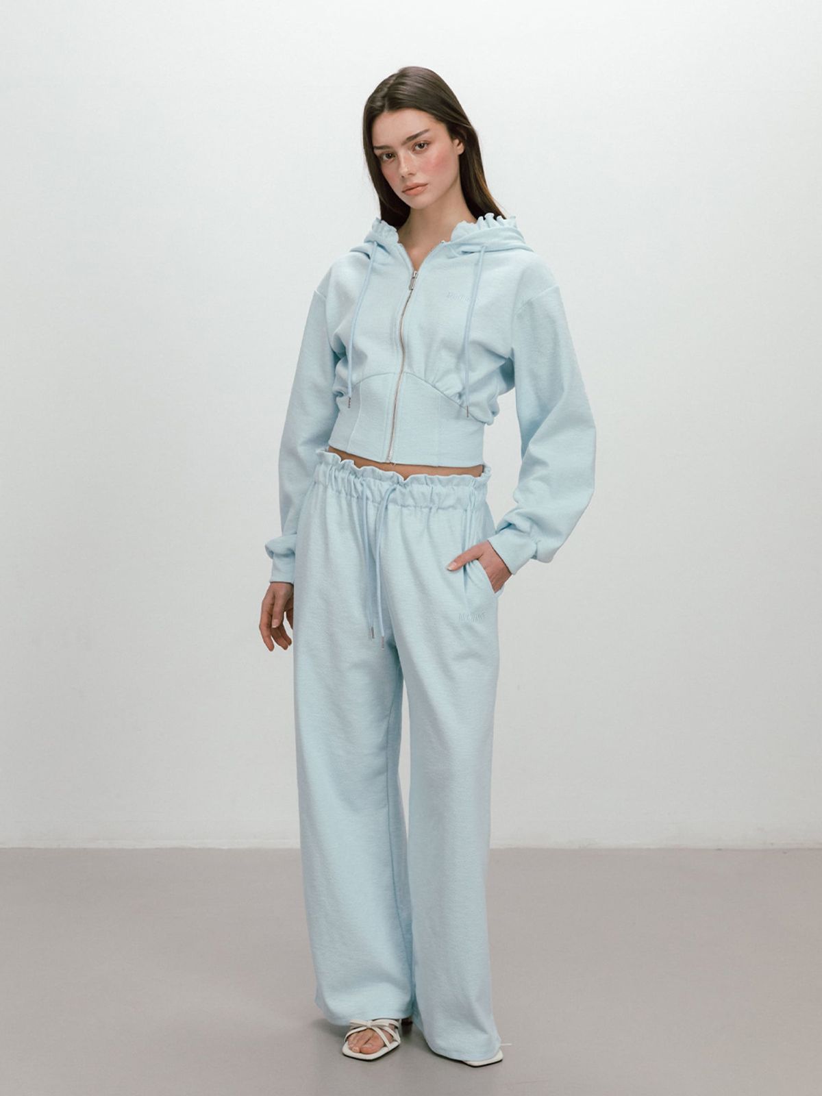 모이페어(MOIFAIRE) BAKE WIDE PANTS / SKYBLUE