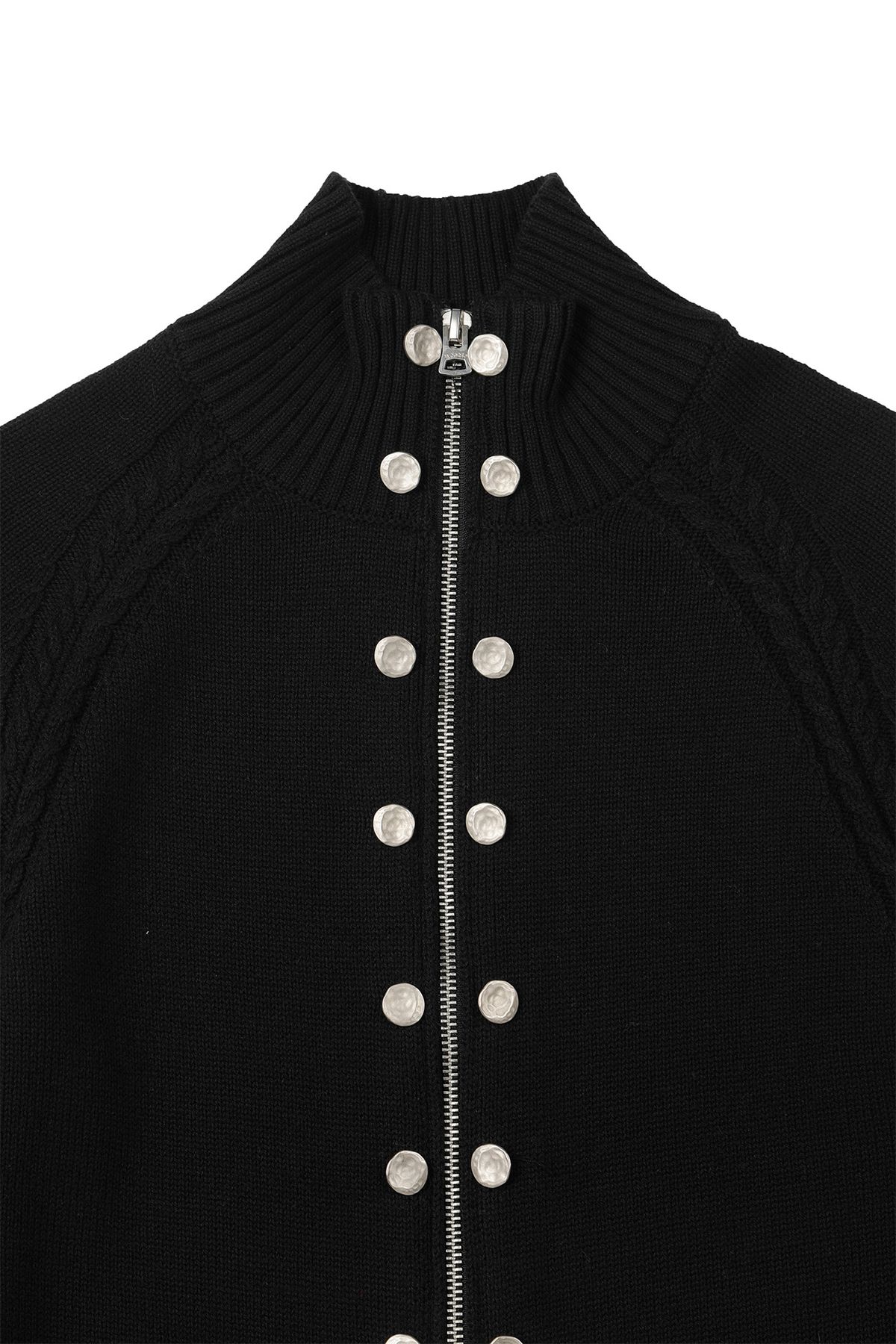 다이닛(DEINET) HIGH-NECK STUD KNIT OUTER IN BLACK