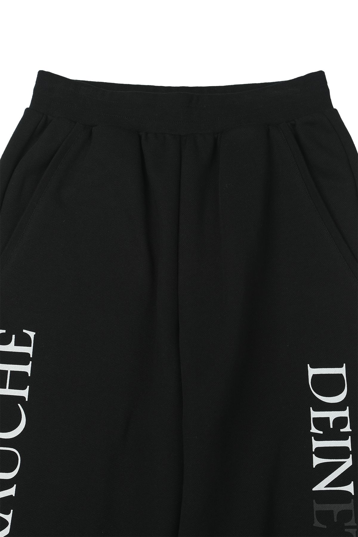 다이닛(DEINET) GERMAN LETTERING SWEATPANTS IN BLACK