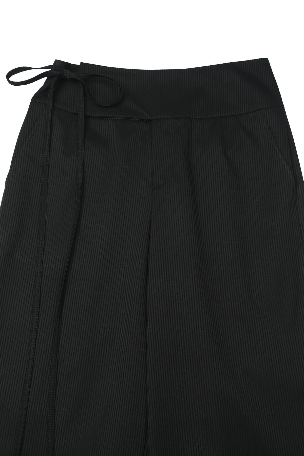 다이닛(DEINET) STRIPE STRING WRAP WIDE SLACKS IN BLACK
