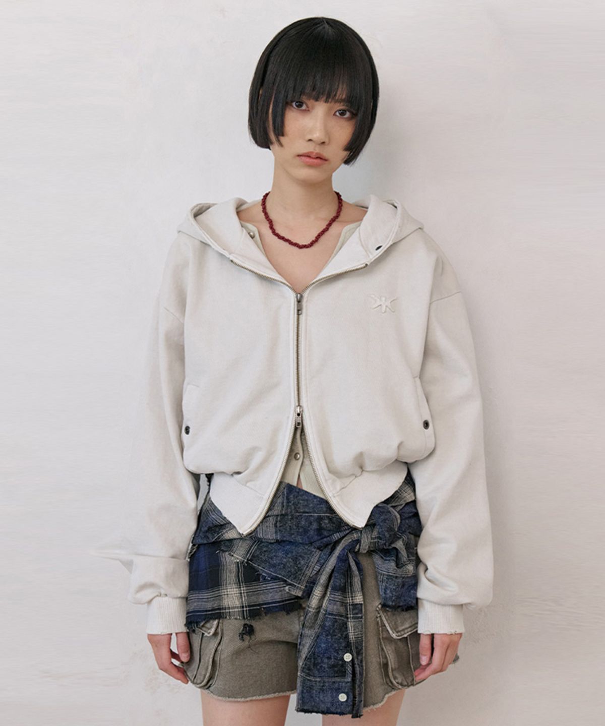 노 엑스트라 터치(NO EXTRA TOUCH) Applique Symbol Logo Two-Way Zip-Up Hoodie (Cream) / 26SPHD000CR