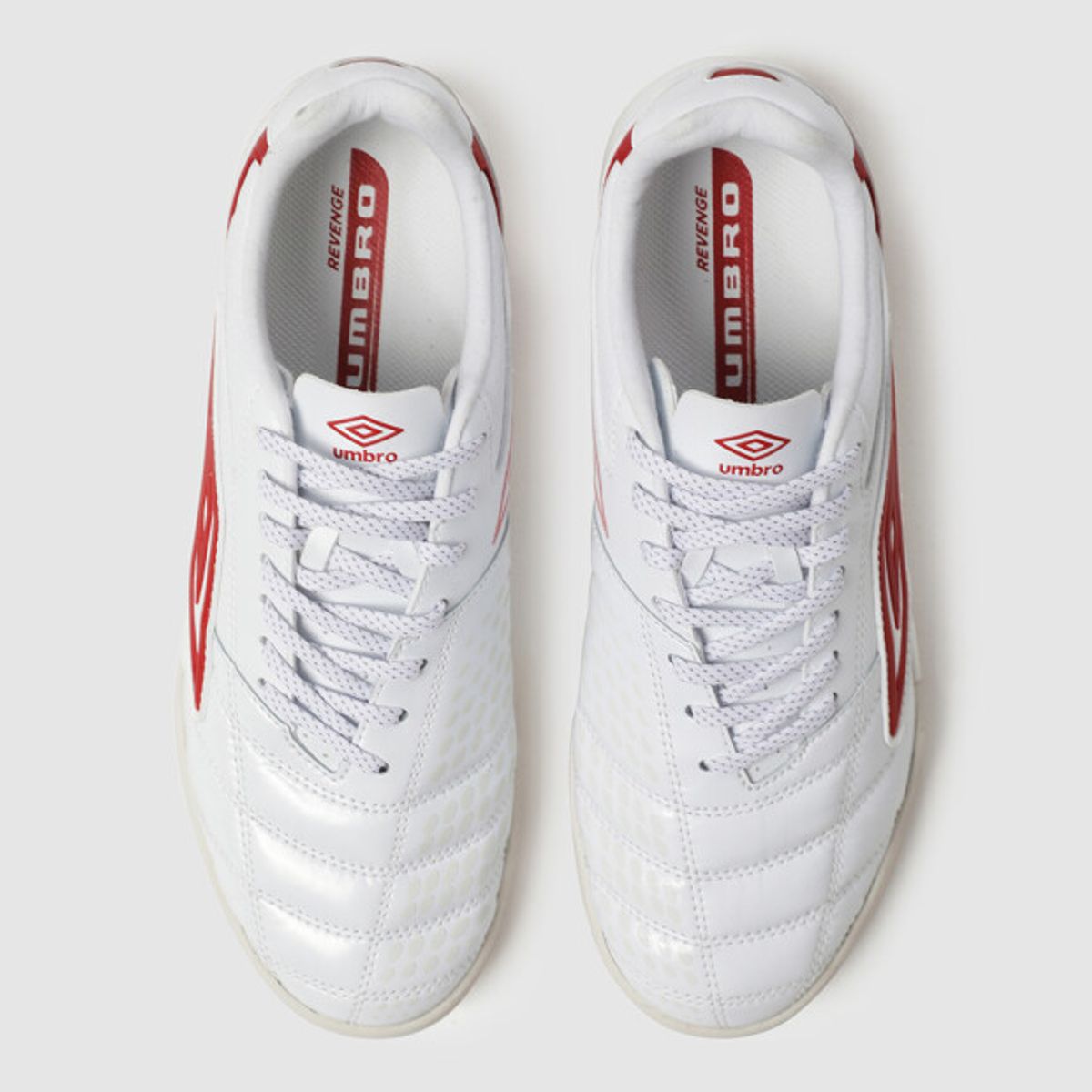 엄브로(UMBRO) REVENGE PREMIUM PLUS (리벤지 프리미엄 플러스) 화이트 UR123STF10