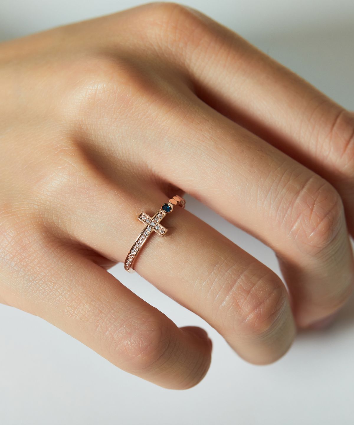 엘렌쥬얼리(HELENE JEWELRY) 14K 18K 헤일로드 십자가 큐빅 미스 링 금 반지