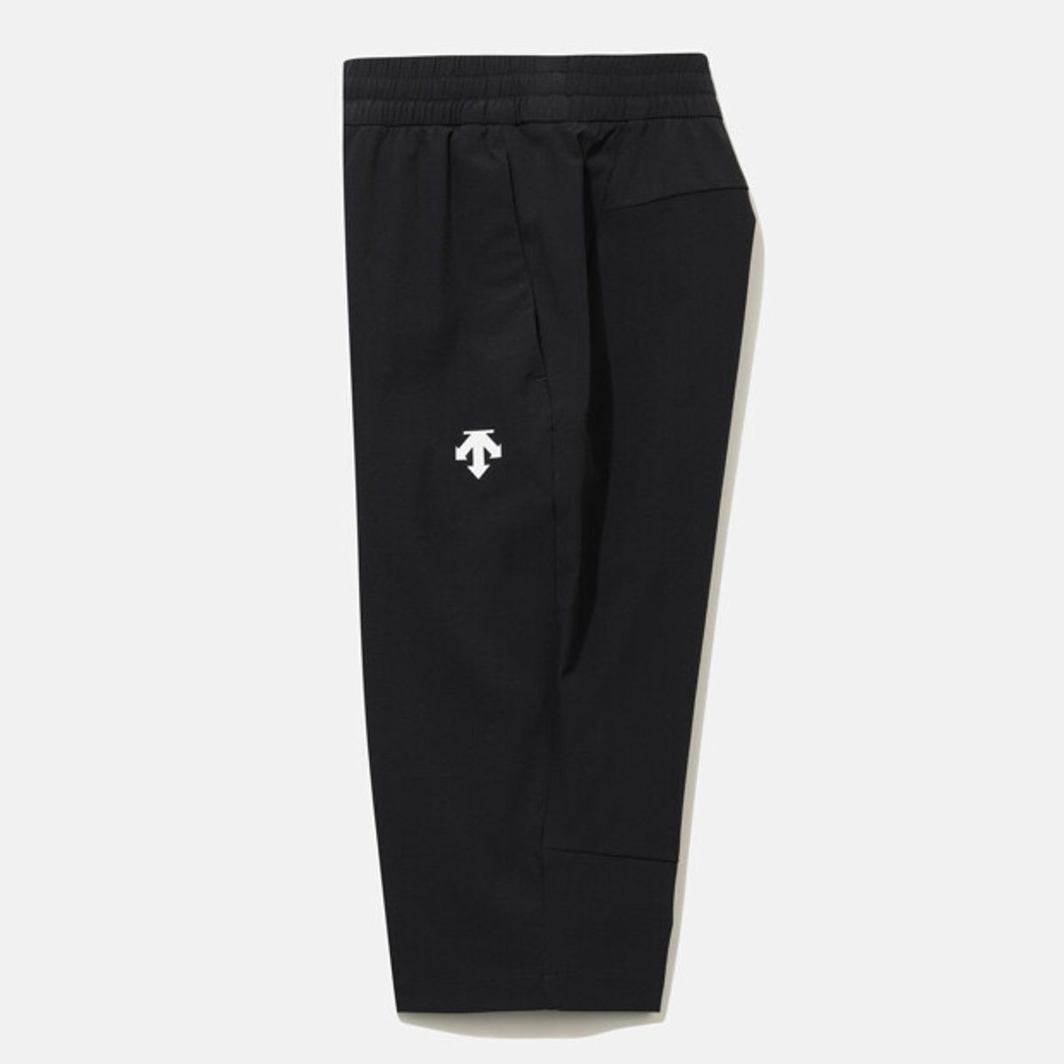 데상트(DESCENTE) 영애슬릿 스위스 트라이애슬론 쿨링 7부 팬츠 블랙 SR22JIPT42