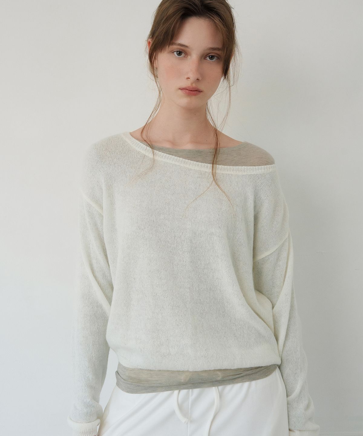 레테라(LETTERA) Soft Curve Off-Shoulder Knit