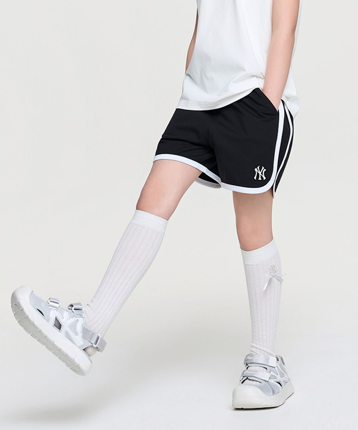 엠엘비 키즈(MLB KIDS) 베이직 여아 스몰로고 돌핀 팬츠 NY (Black)