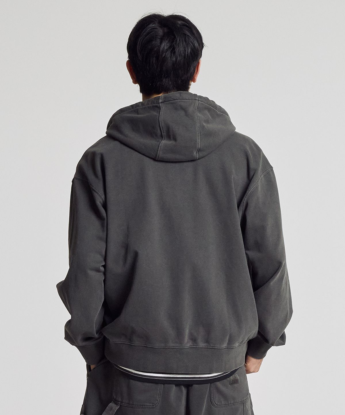 뉴발란스(NEW BALANCE) NBMDG21413 / UNI 에센셜 썸머 경량 다잉 후드집업 (CHARCOAL)