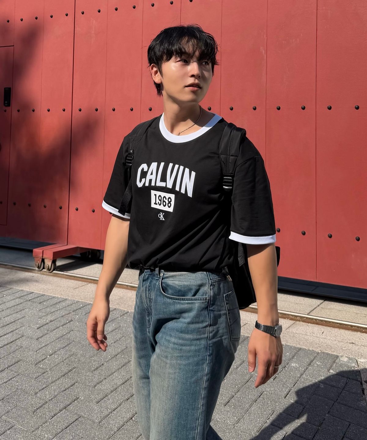 캘빈클라인 진(CALVIN KLEIN JEANS) 인더시티 이지핏 링거 티 블랙 4RF297G UB1
