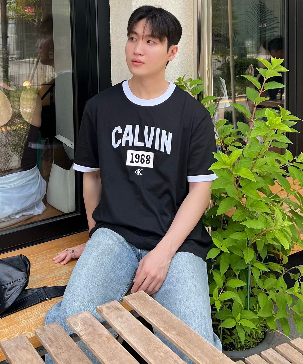 캘빈클라인 진(CALVIN KLEIN JEANS) 인더시티 이지핏 링거 티 블랙 4RF297G UB1