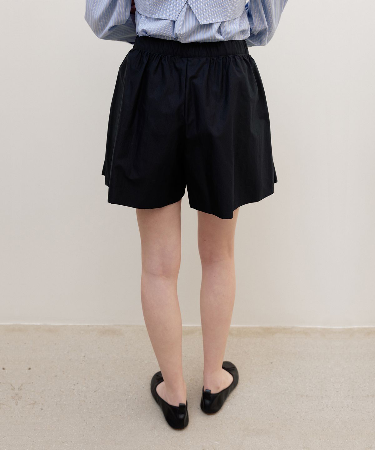 르메메(LEMEME) Mouchou Volume Shorts Navy