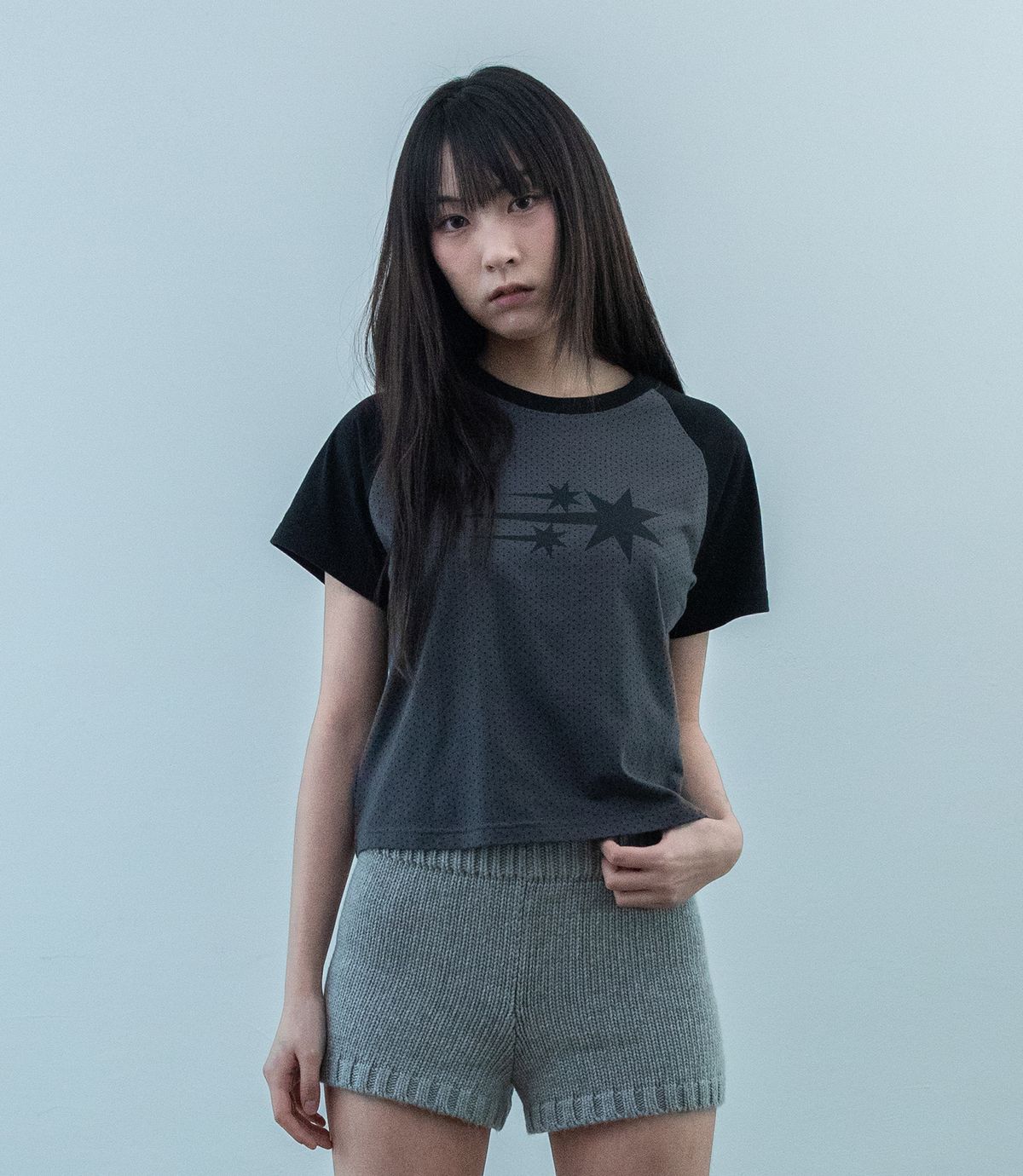 나이스고스트클럽(NICEGHOSTCLUB) 3STAR DOT RAGLAN CROP TEE_BLACK(NG2GMFT533A)