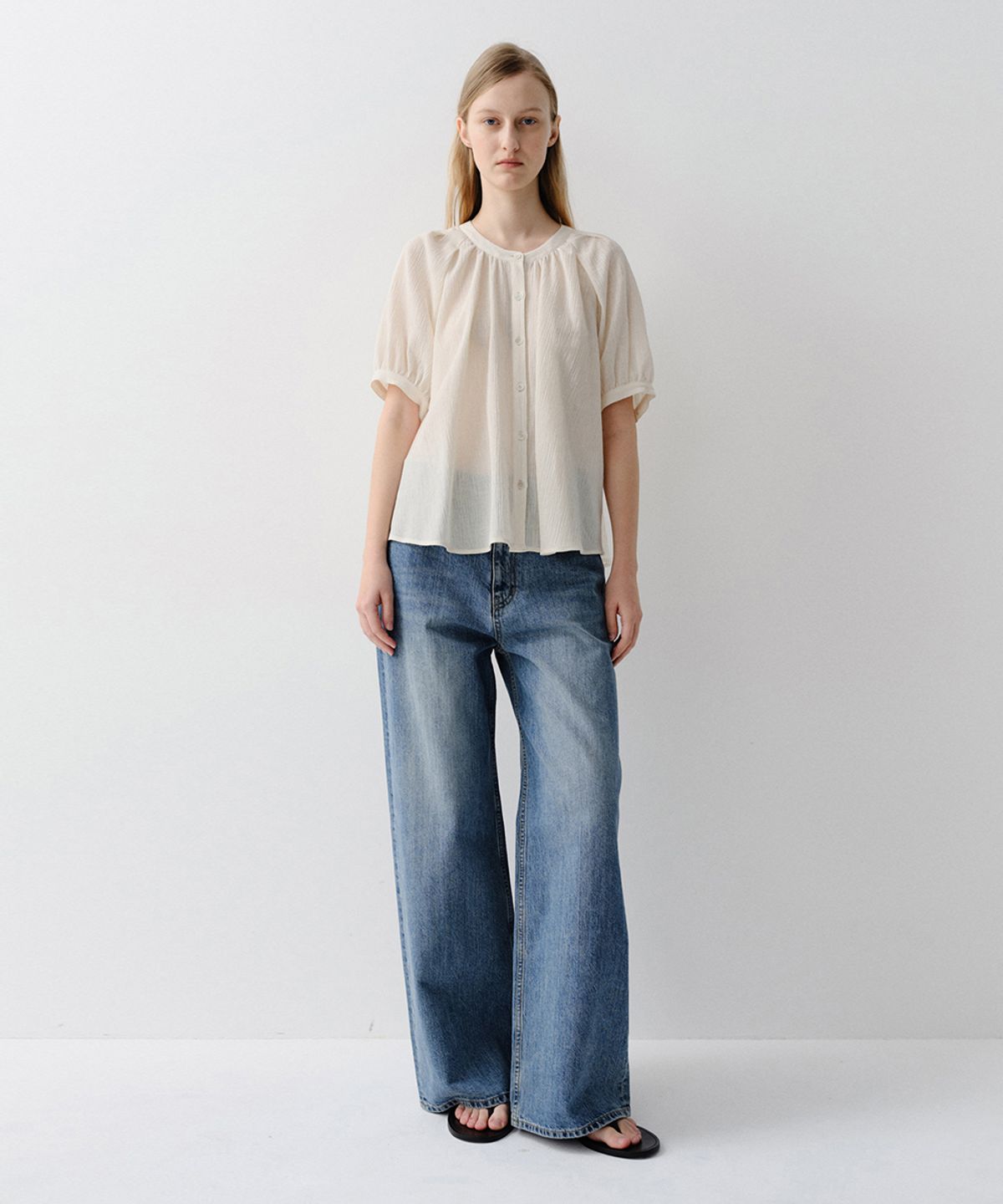 이아(EAAH) LINA GATHERED BLOUSE (CREAM)