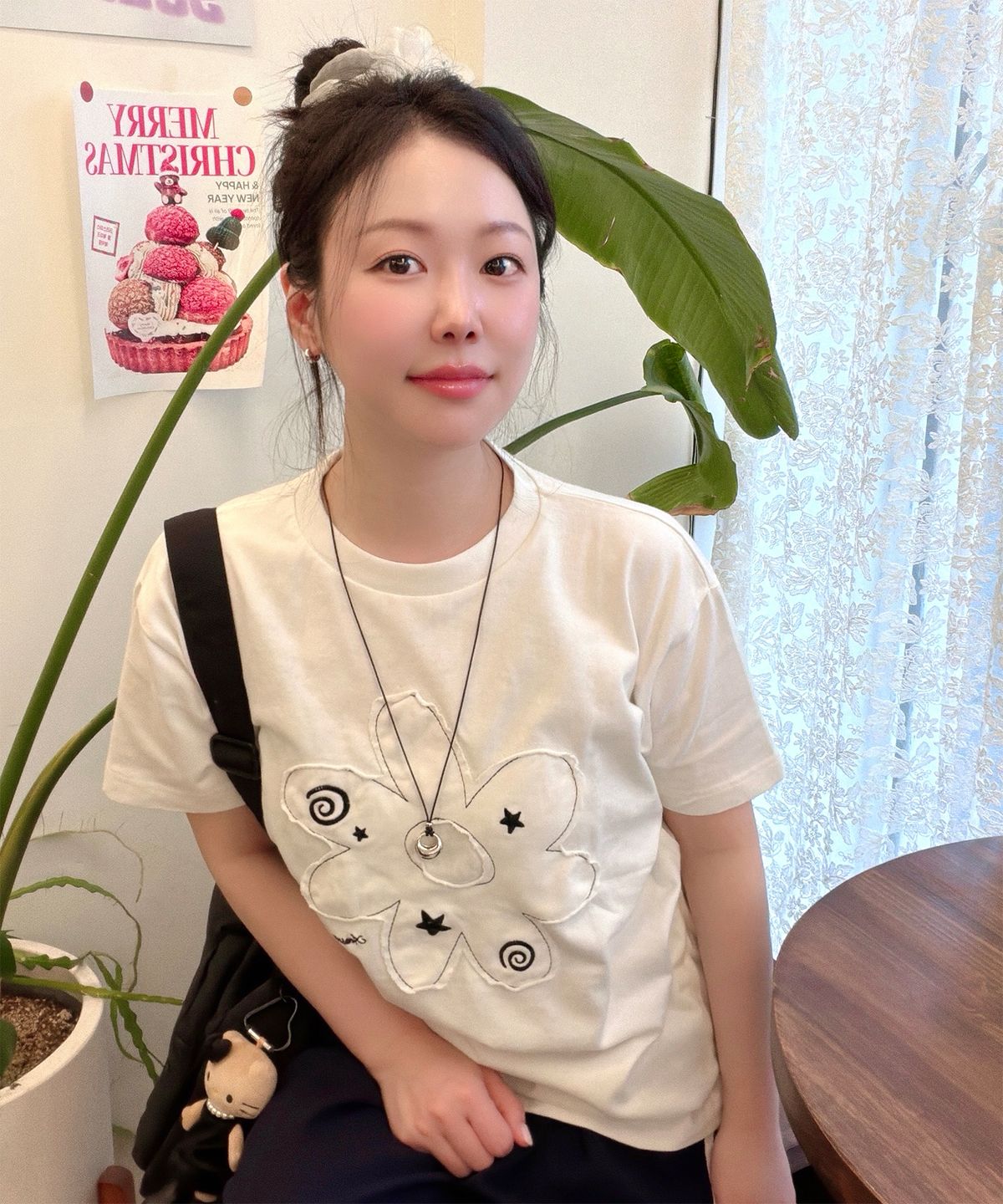 어썸스튜디오(AWESOME STUDIO) 플라워 패치워크 반팔 티셔츠 아이보리